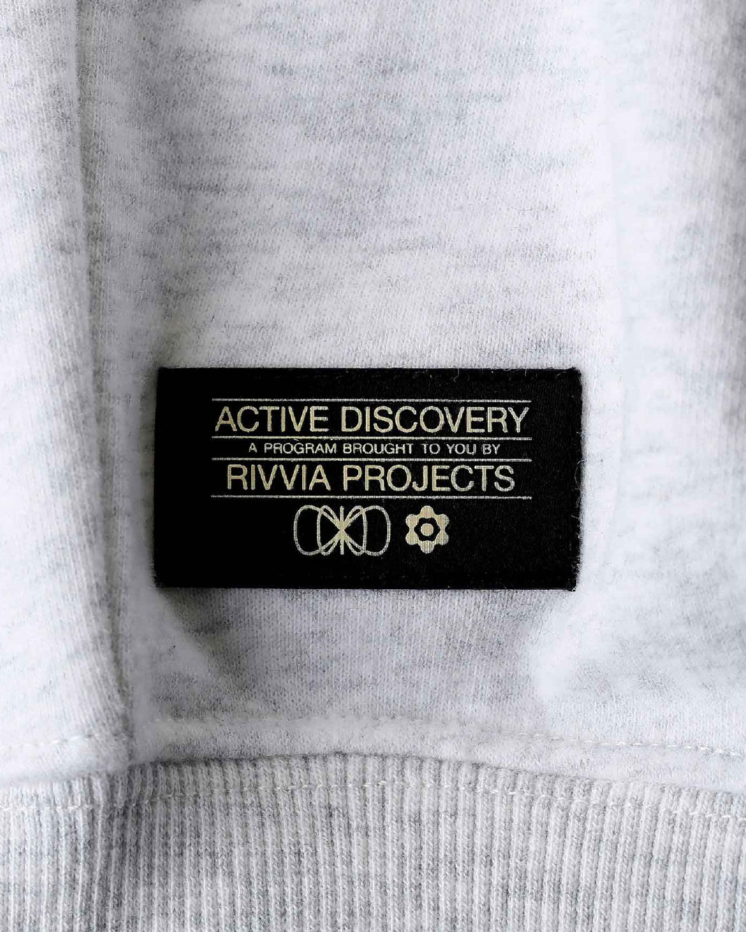 Polerón Rivvia Flag Gris Ceniza