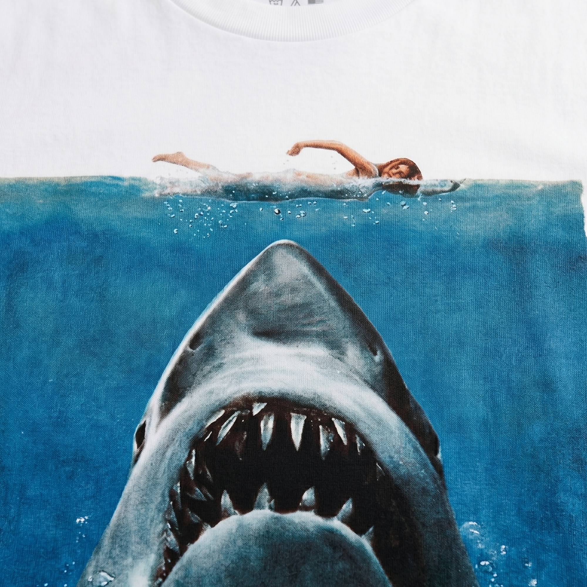 Polera DARK SEA Movie Poster -TEE White
