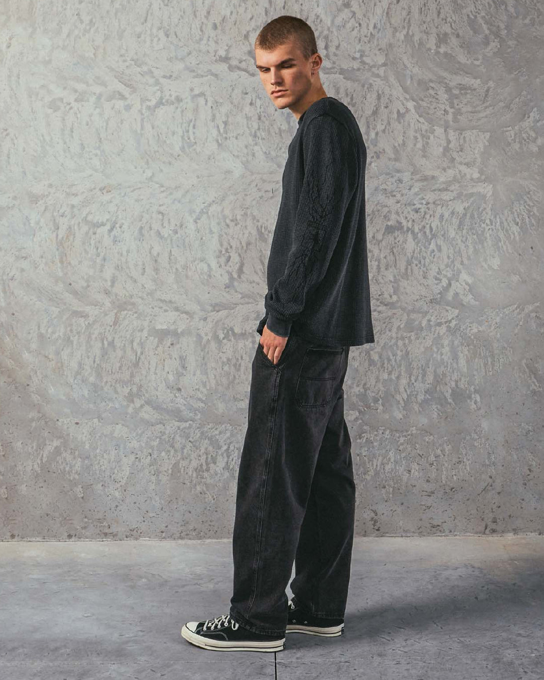 Polera Scrawl Waffle LS Negro Lavado