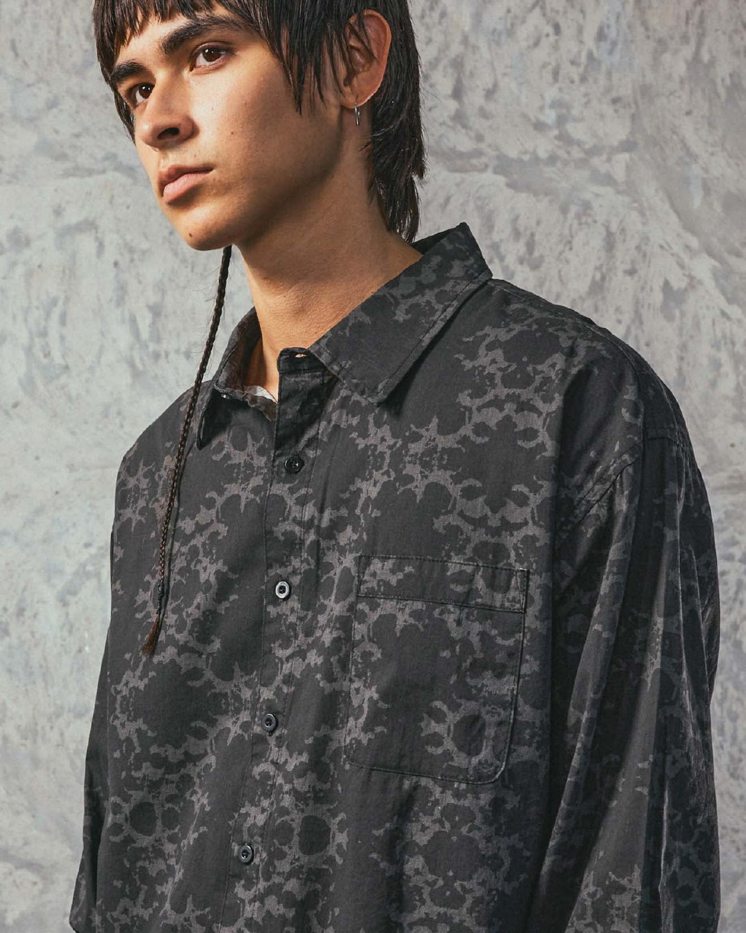 Camisa Vivian Ornate LS Negra